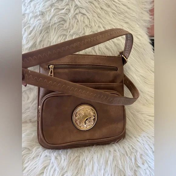 Swiss Gear Crossbody - Picture 1 of 10